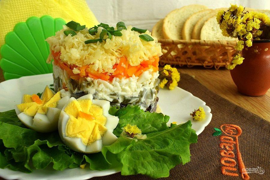 Салат из куриной печени слоеный