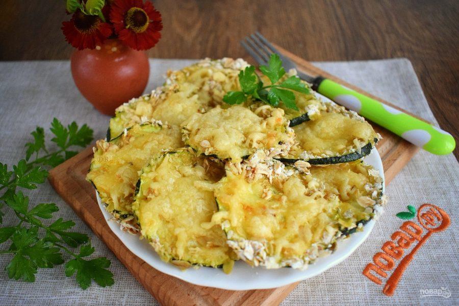 Кабачки в духовке с сыром и чесноком